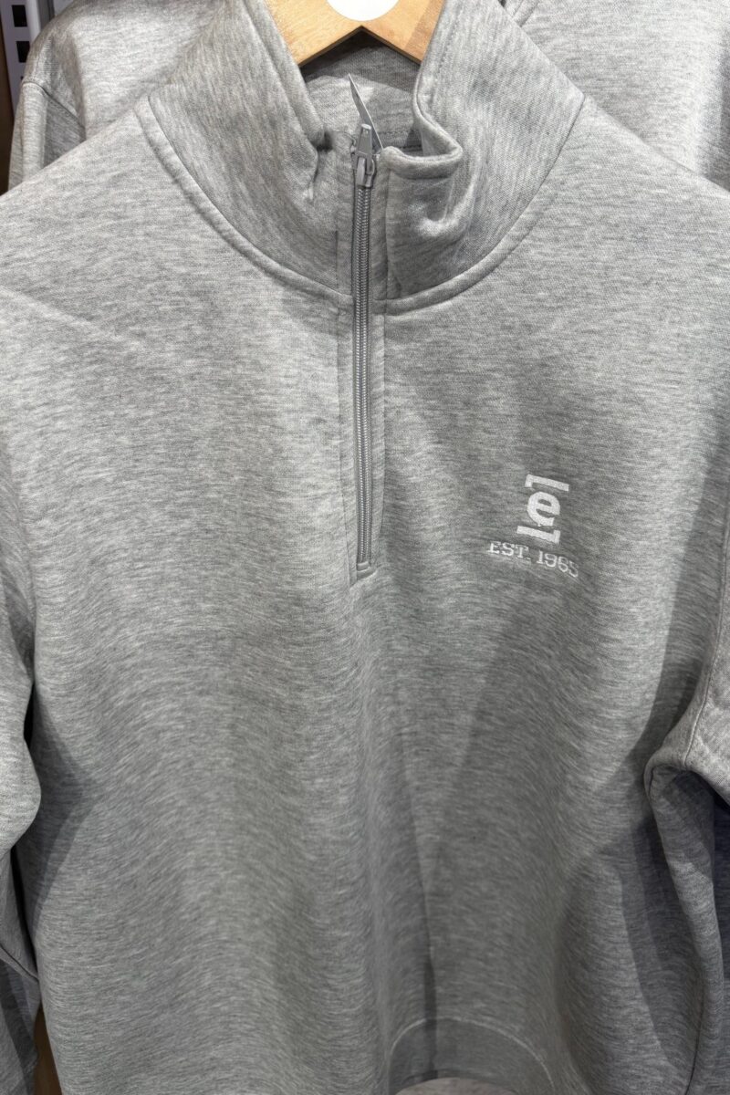 Sudadera con cremallera logo bordado