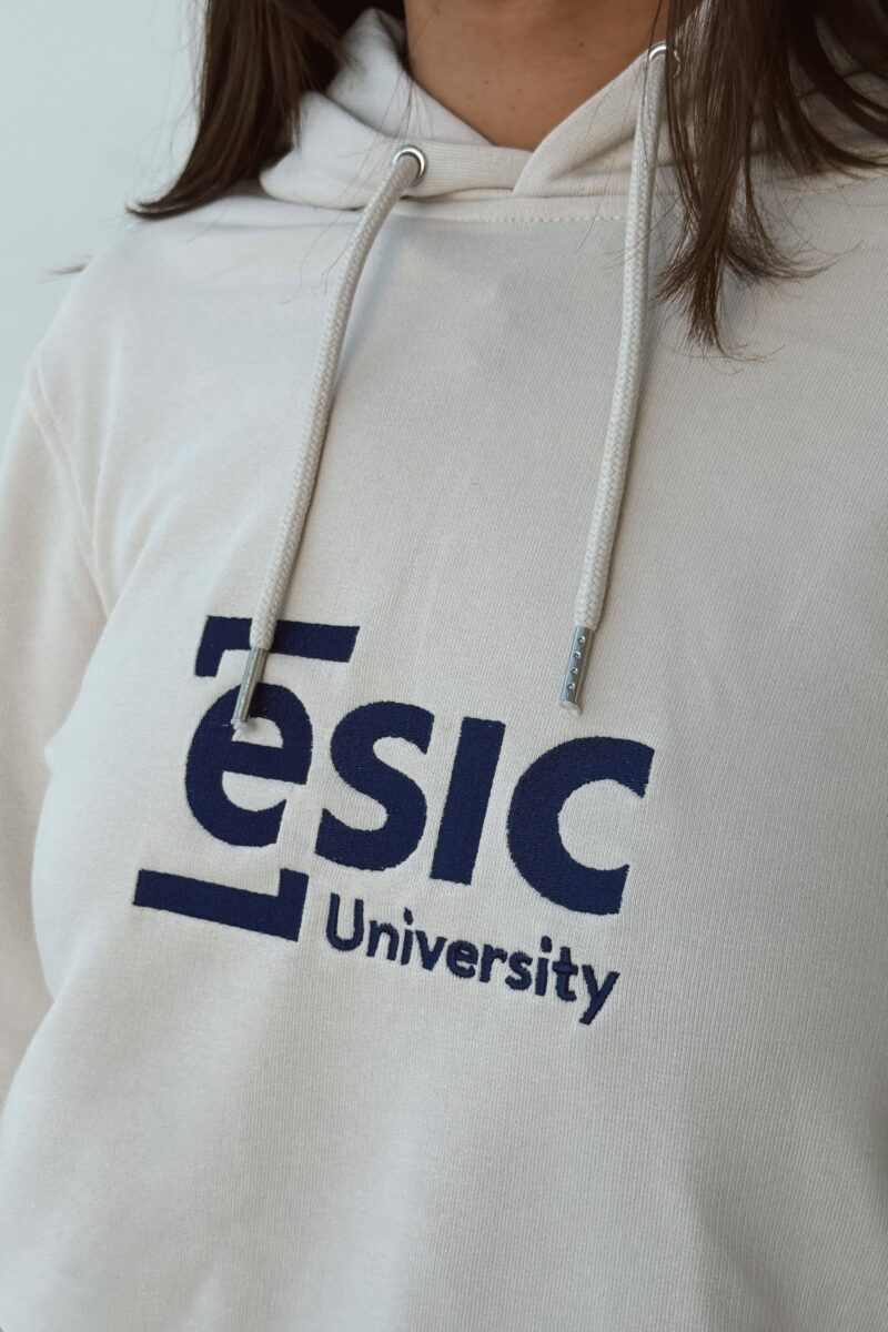 Sudadera capucha bordado beige logo azul ESIC University